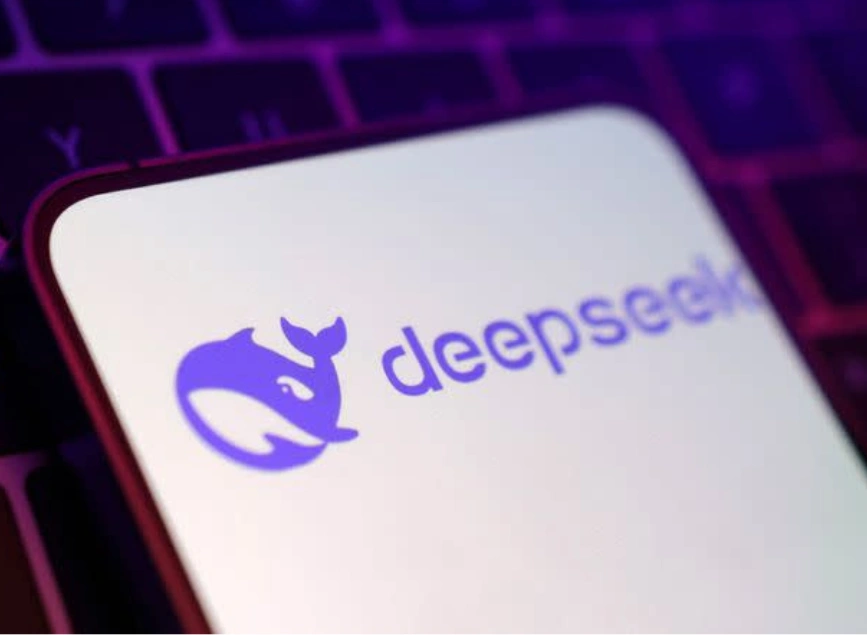 DeepSeek والصين: اتهامات أمريكية بدعم الجيش الصيني والتحايل على قيود التصدير