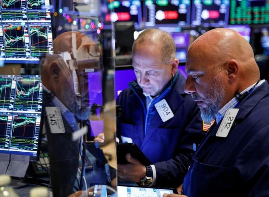 مؤشر S&P 500 يرتفع بعد نفي ترامب نيته إقالة جيروم باول