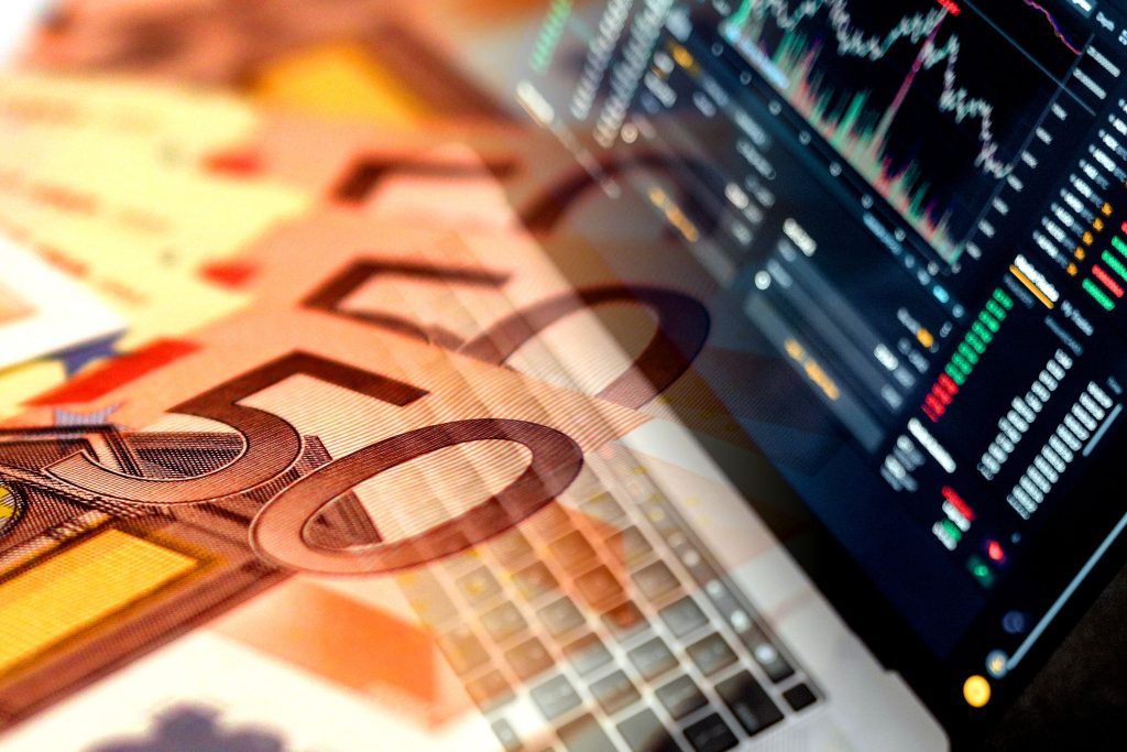 الأسهم الأوروبية تتجه لافتتاح مرتفع مع اقتراب انتهاء الهدنة بين الولايات المتحدة وإيران