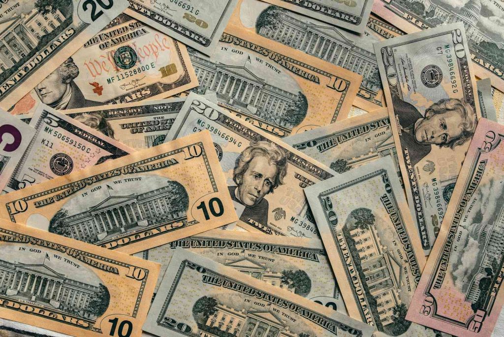 استقرار مؤشر الدولار وترقب لتدخل ياباني محتمل في سوق الصرف