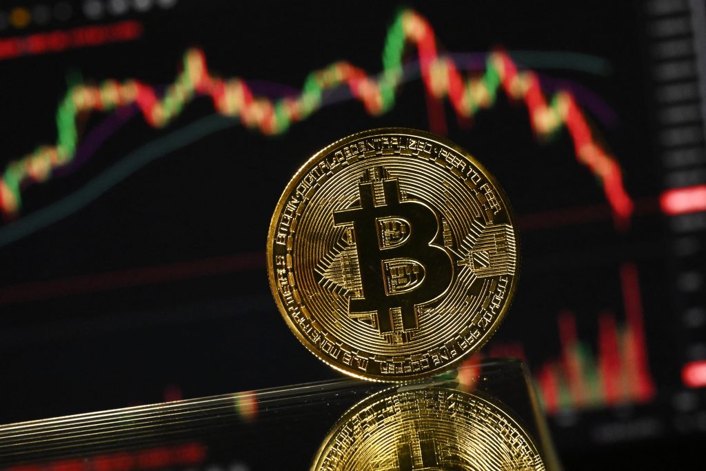 ضغط بيعي على Bitcoin مع استمرار خروج السيولة من صناديق المؤشرات